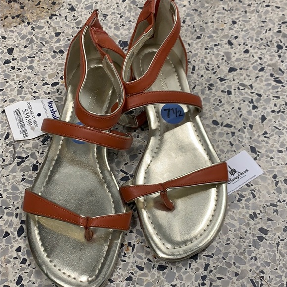 enzo angiolini sandals